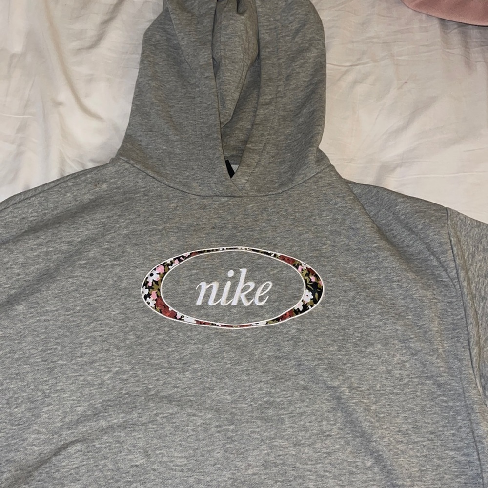 Nike, grey hoodie !!